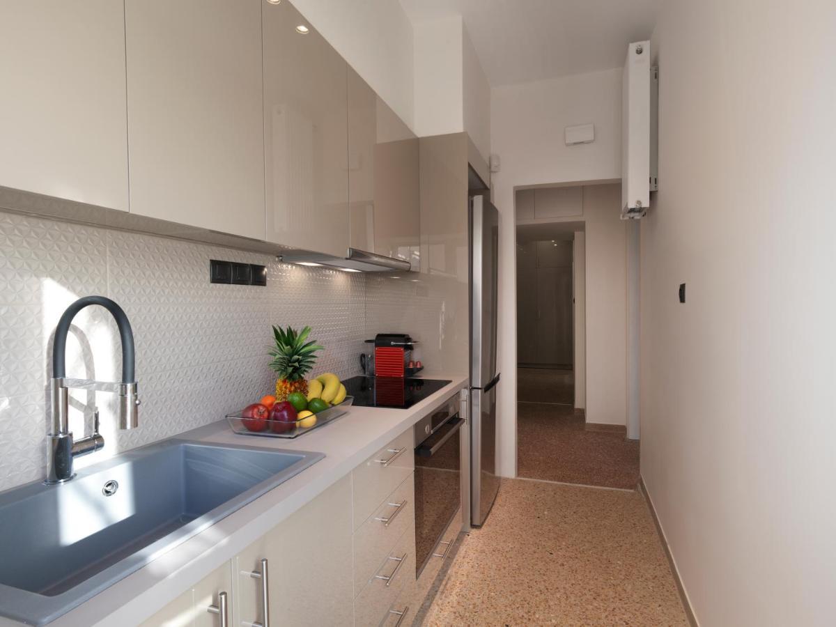 Metro Fix Apartment Atena Exterior foto